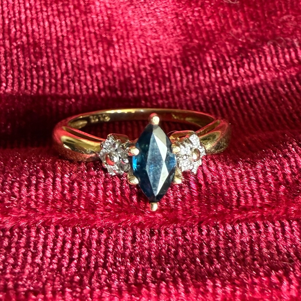 Blue Sapphire and Diamond Ring 10k Gold